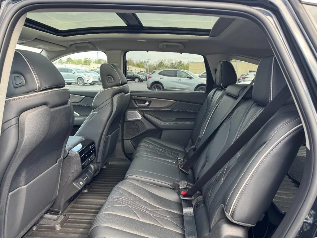 Certified 2026 Acura MDX w/ Advance Package AWD/4WD image 6