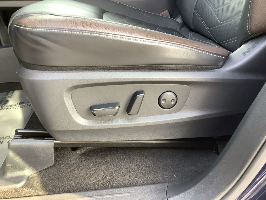 Used 2024 Nissan Pathfinder Platinum w/ Cargo Package image 25