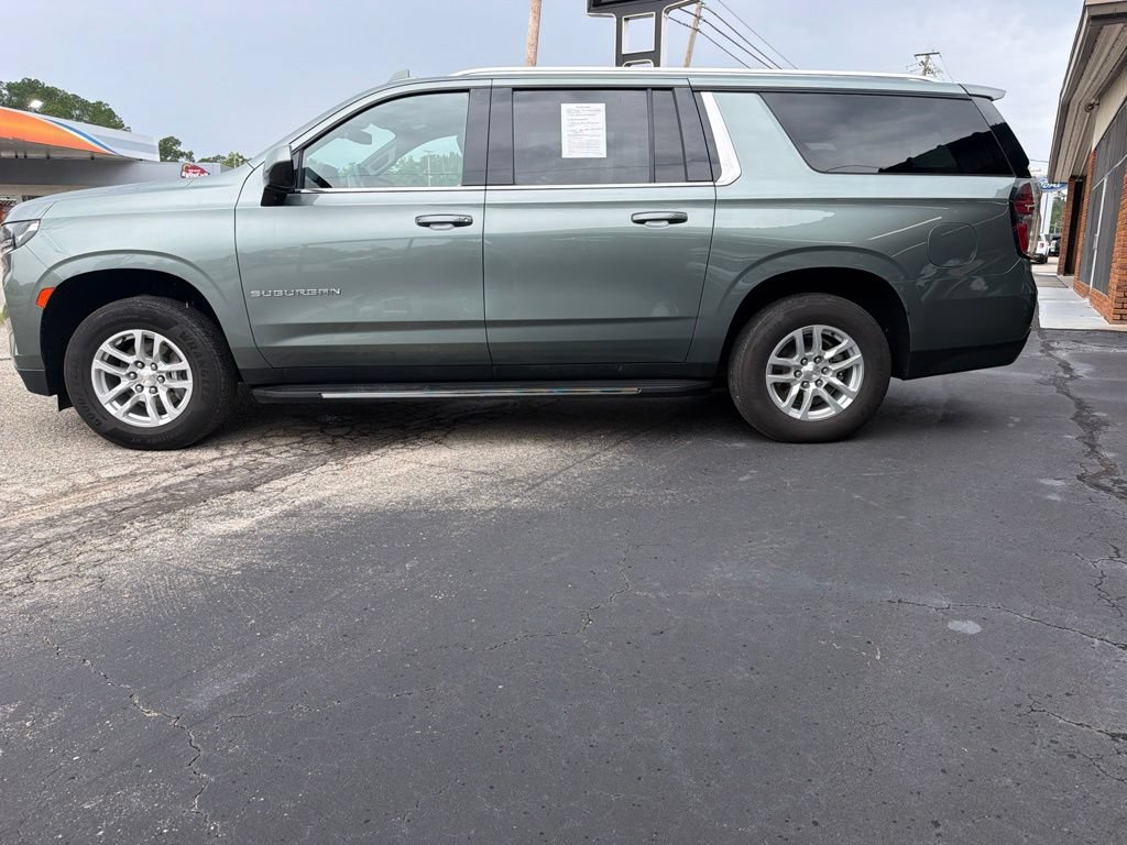 Used 2024 Chevrolet Suburban LT AWD/4WD image 1