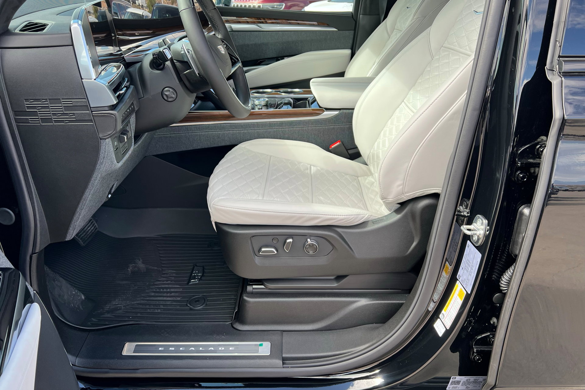 New 2026 Cadillac Escalade Platinum Sport w/ LPO, ONYX Package image 18