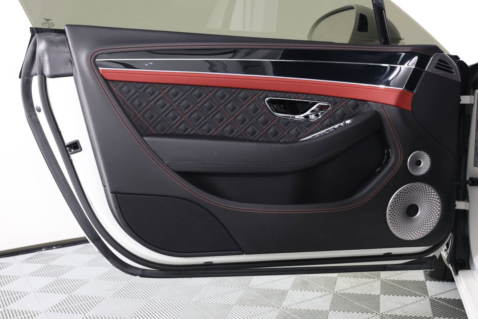 Used 2020 Bentley Continental GT image 21