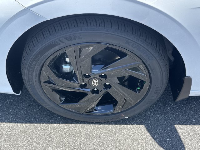 New 2026 Hyundai Elantra Sport FWD image 13
