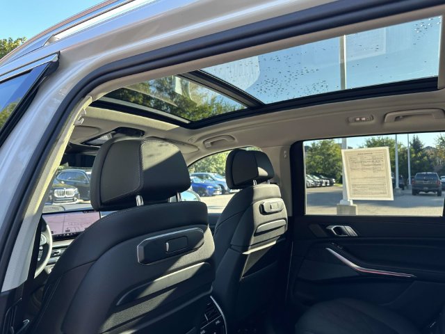 Used 2026 BMW X7 xDrive40i w/ Premium Package AWD/4WD image 23