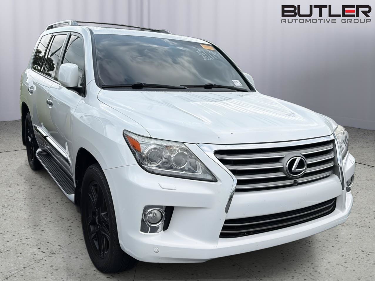 Used 2013 Lexus LX 570 4WD w/ Luxury Pkg image 6
