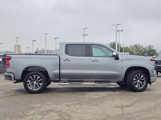 Used 2023 Chevrolet Silverado 1500 LT AWD/4WD image 33