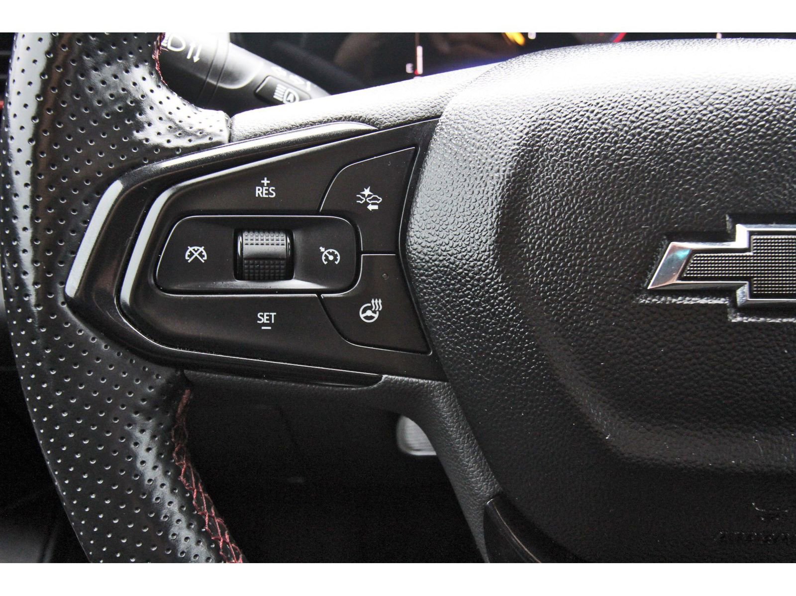 Used 2024 Chevrolet Trax RS w/ Driver Confidence Package image 17