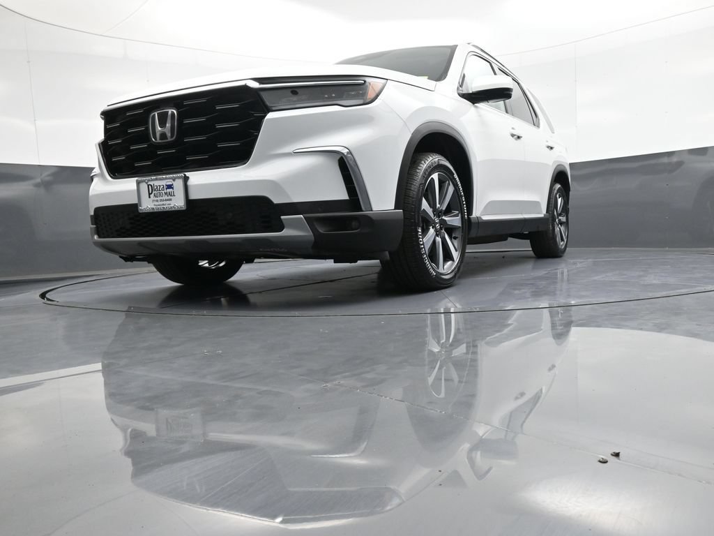 Certified 2024 Honda Pilot Touring image 30