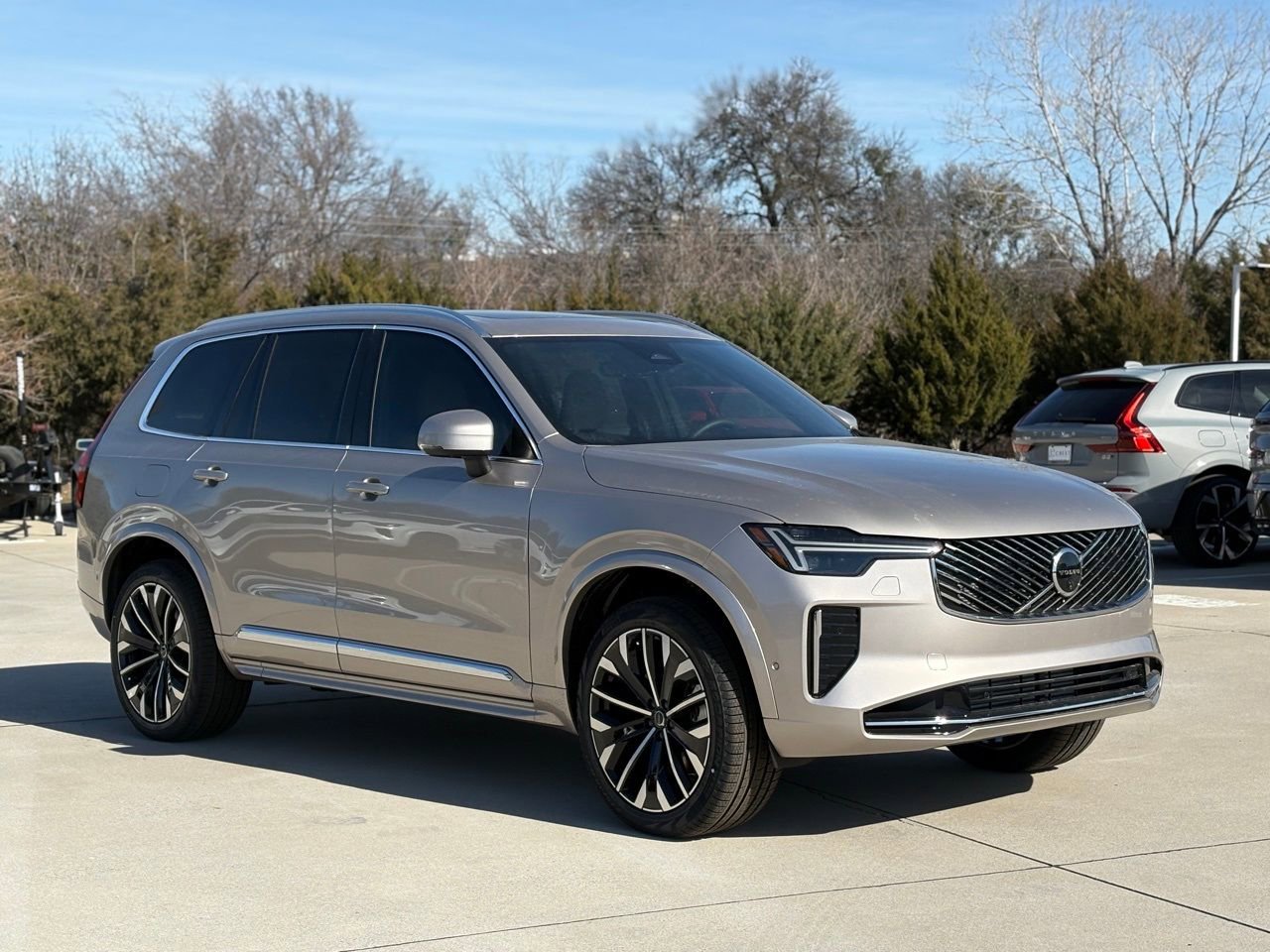 New 2026 Volvo XC90 T8 Plus w/ Protection Package Premier image 4