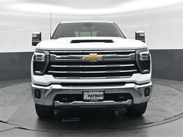 Used 2024 Chevrolet Silverado 2500 LTZ w/ LTZ Convenience Package image 9