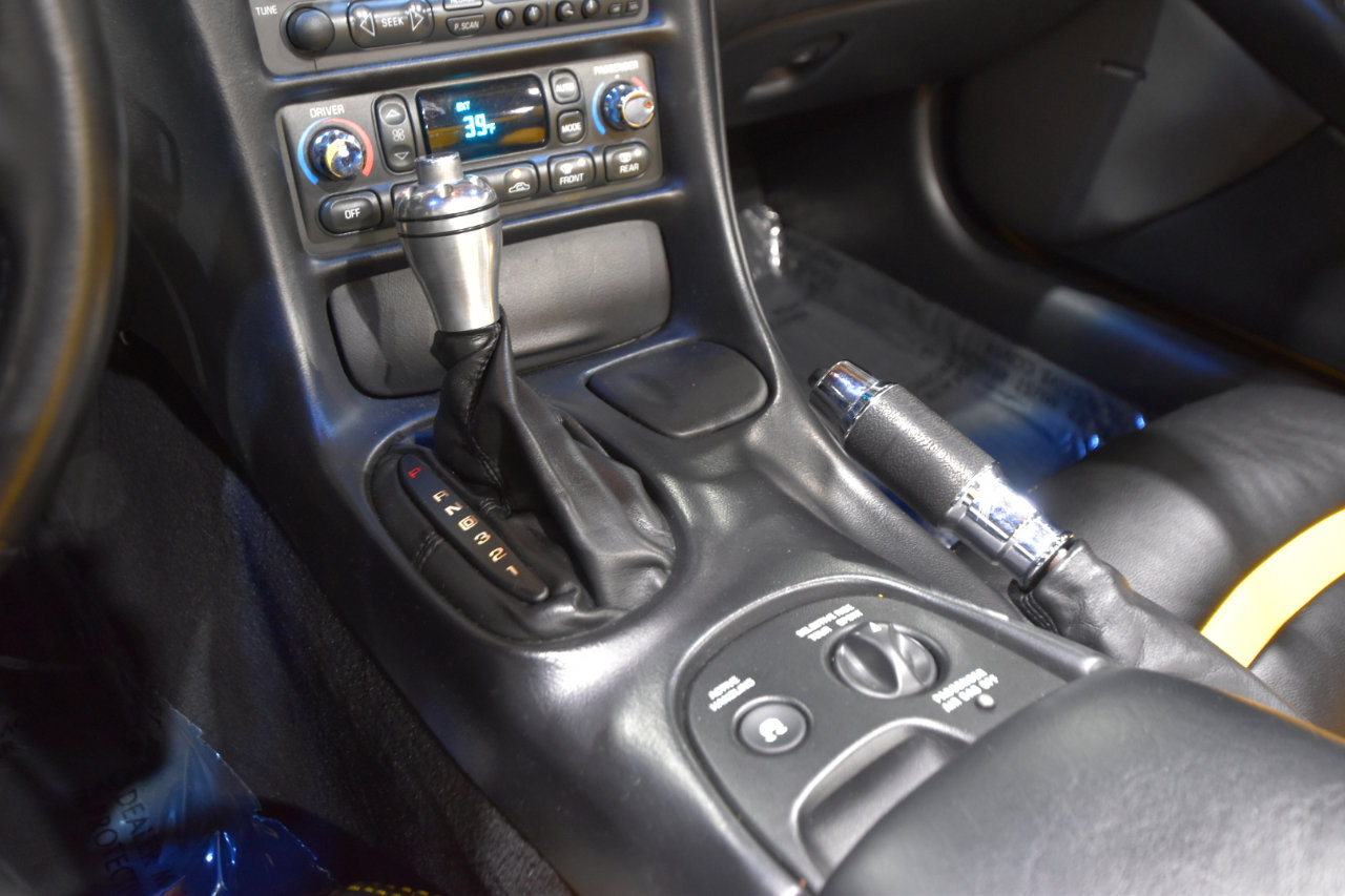 Used 2003 Chevrolet Corvette Convertible w/ Preferred Equipment Group1 image 44