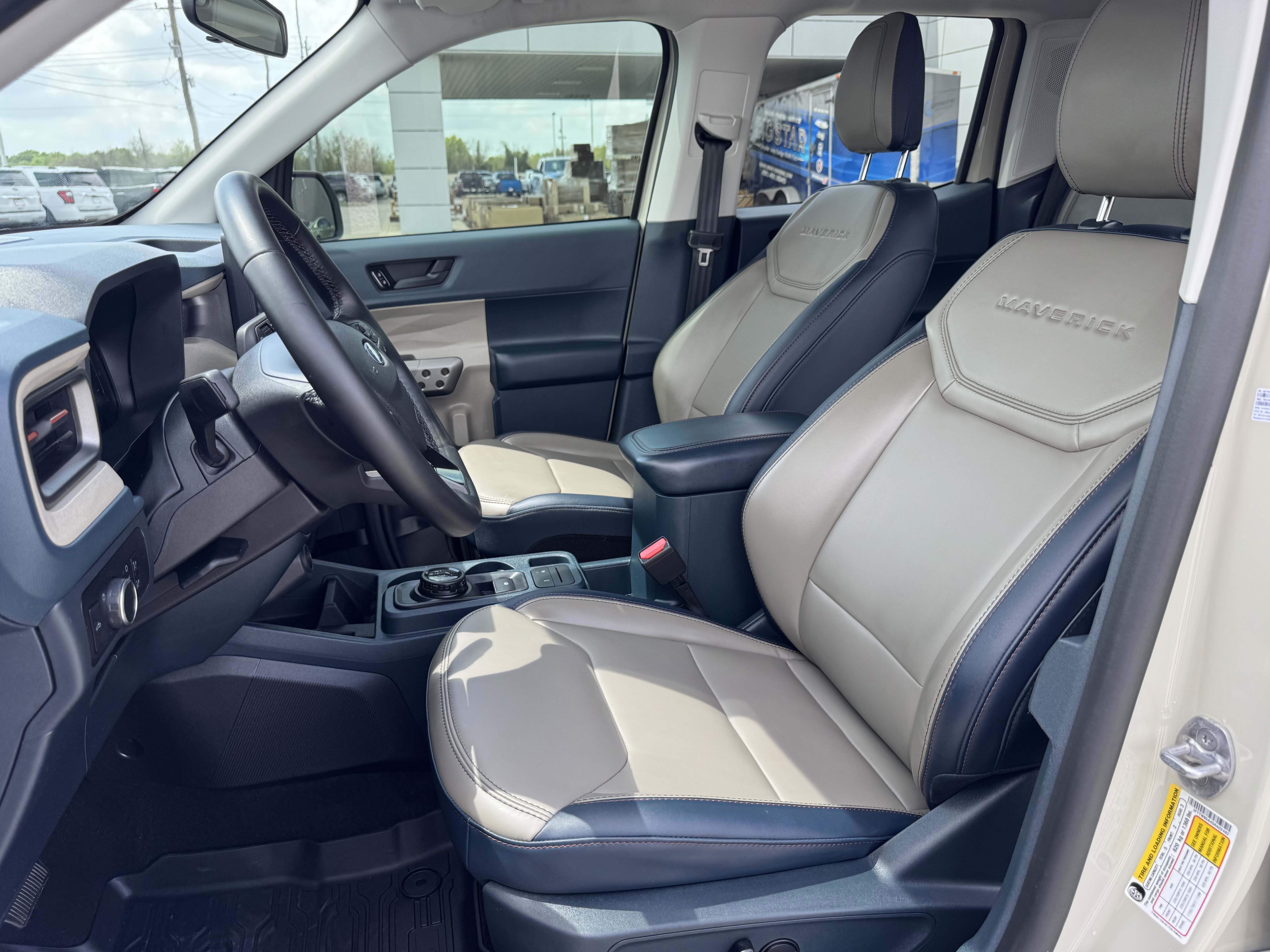 Used 2025 Ford Maverick Lariat image 27