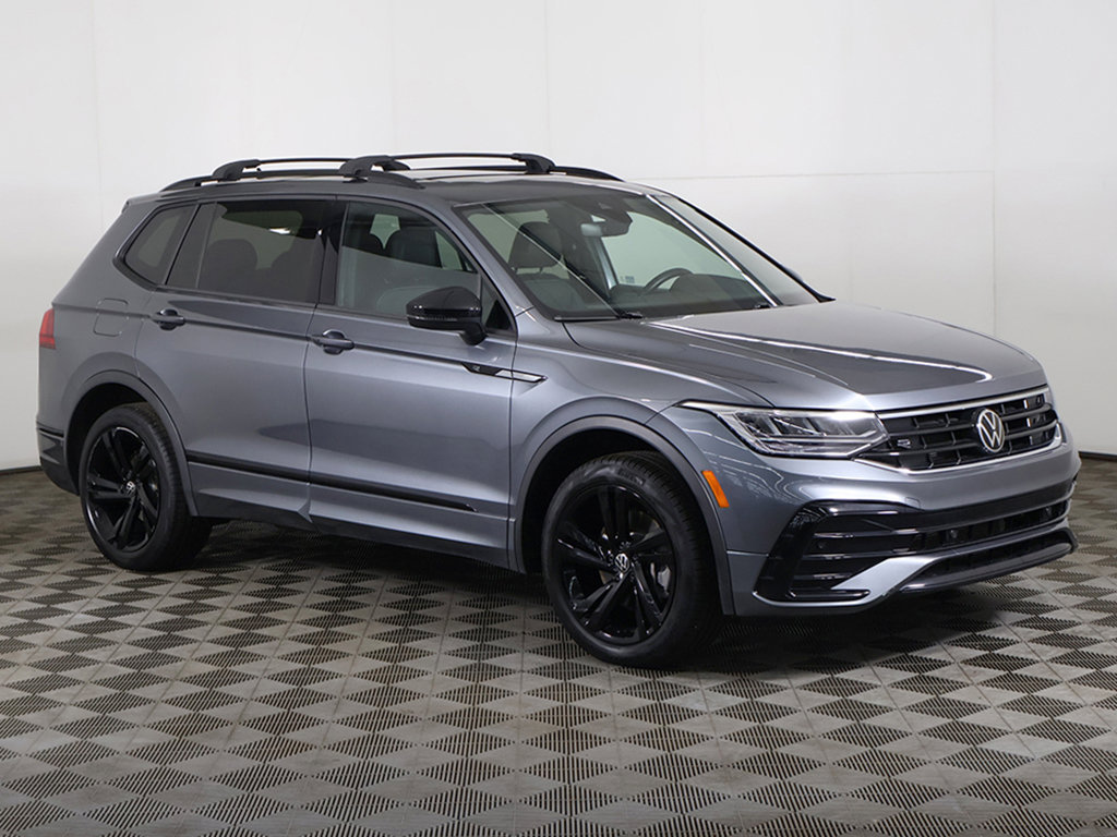 Certified 2023 Volkswagen Tiguan SE R-Line AWD/4WD image 2