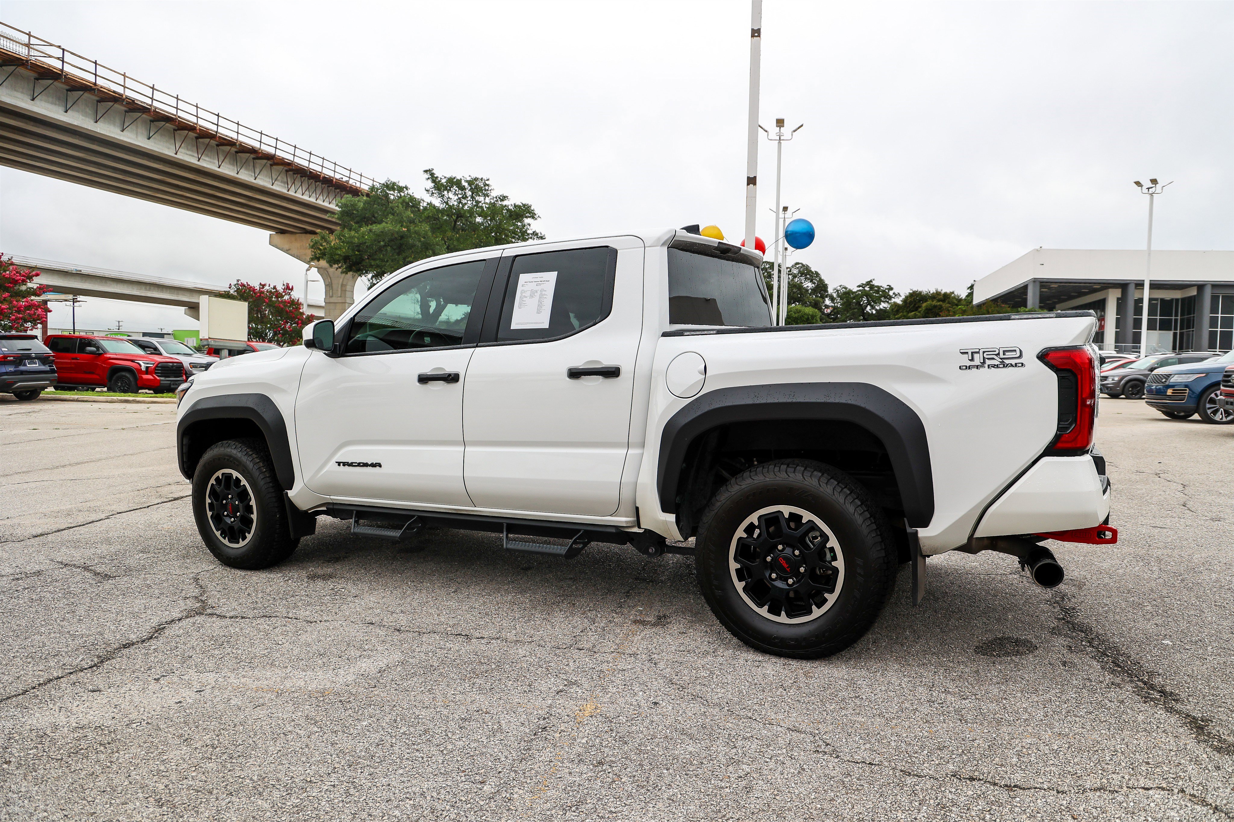 Certified 2024 Toyota Tacoma TRD Off-Road AWD/4WD image 10