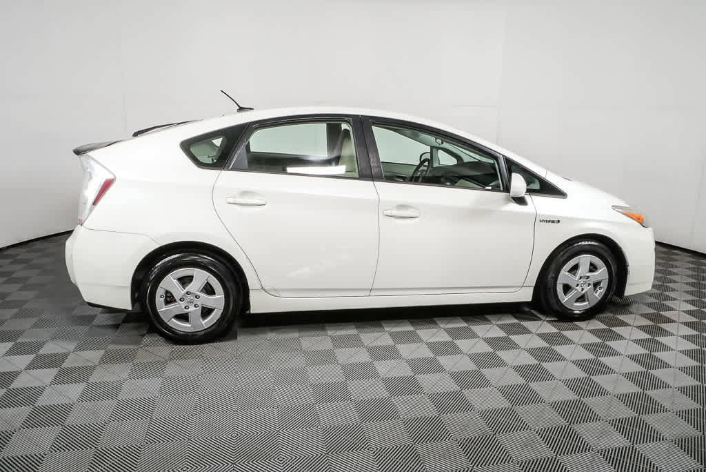 Used 2010 Toyota Prius Two FWD image 2