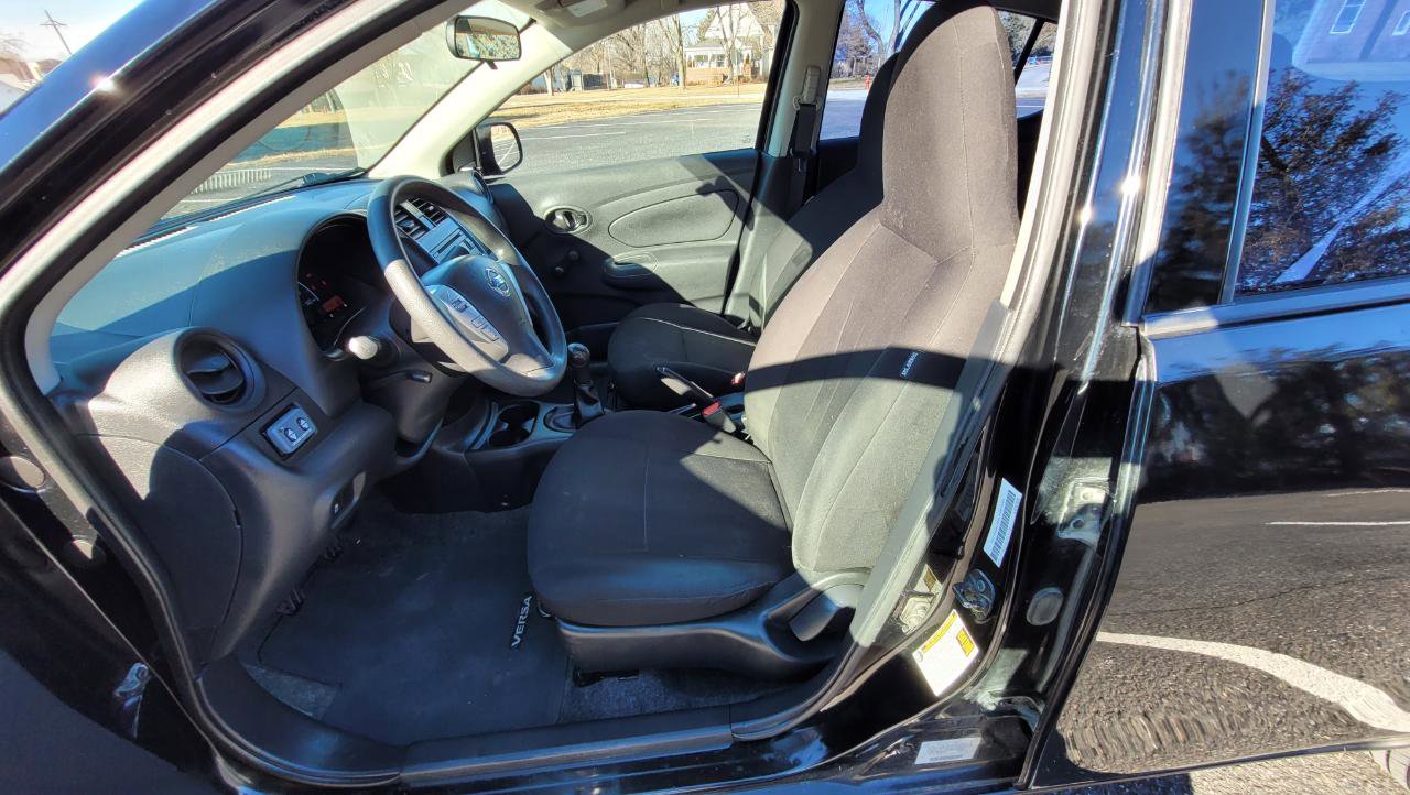 Used 2015 Nissan Versa S image 11