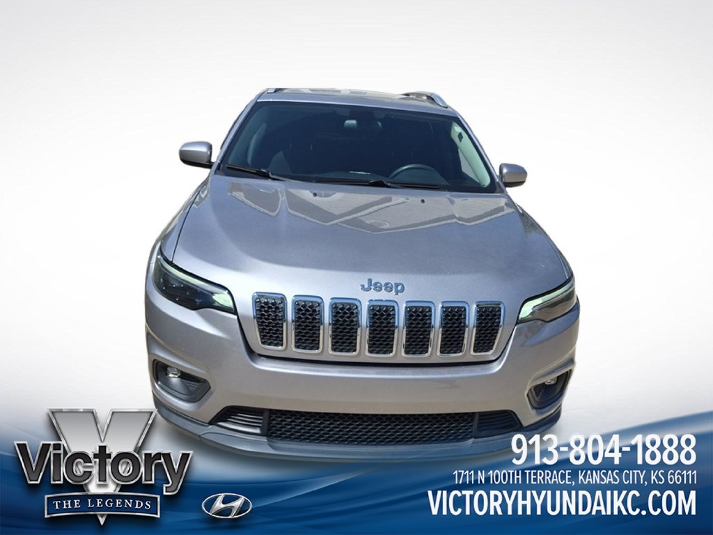 Used 2019 Jeep Cherokee Latitude w/ Popular Appearance Group FWD image 2