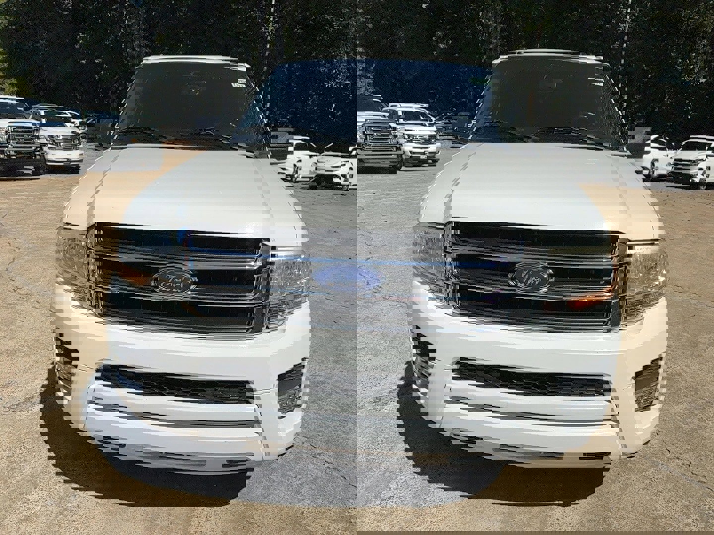 Used 2016 Ford Expedition EL XLT image 2