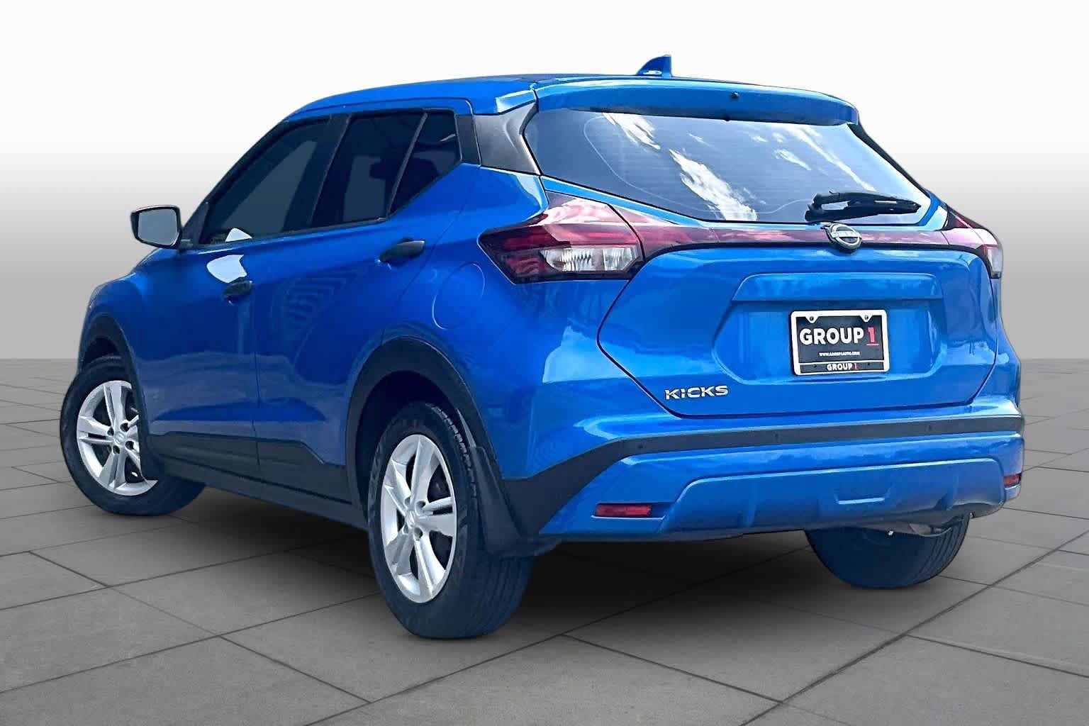 Used 2022 Nissan Kicks S FWD image 12