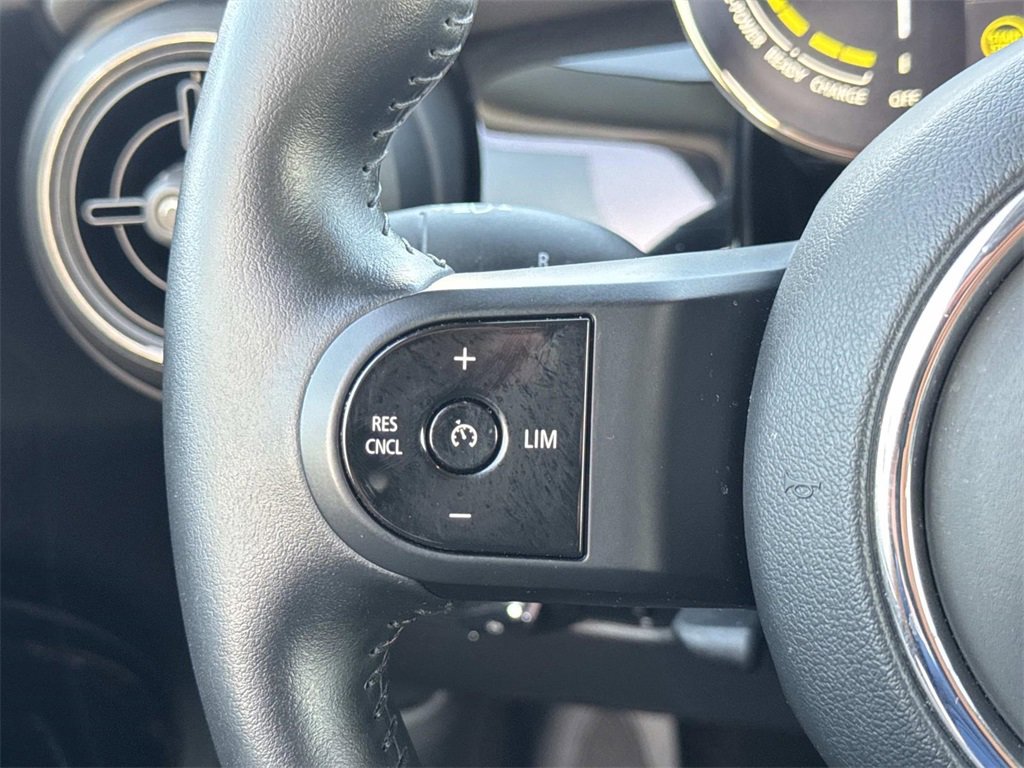 Used 2022 MINI Cooper SE image 15