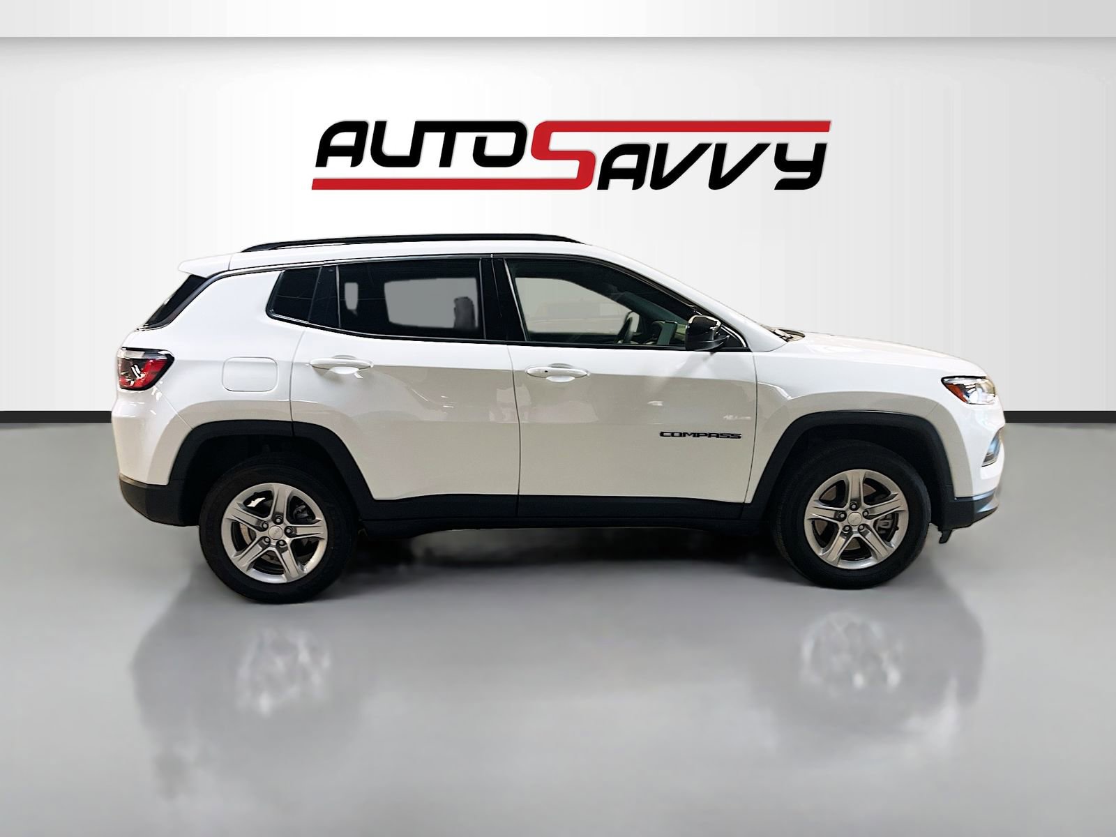 Used 2024 Jeep Compass Latitude w/ Altitude Special Edition image 8