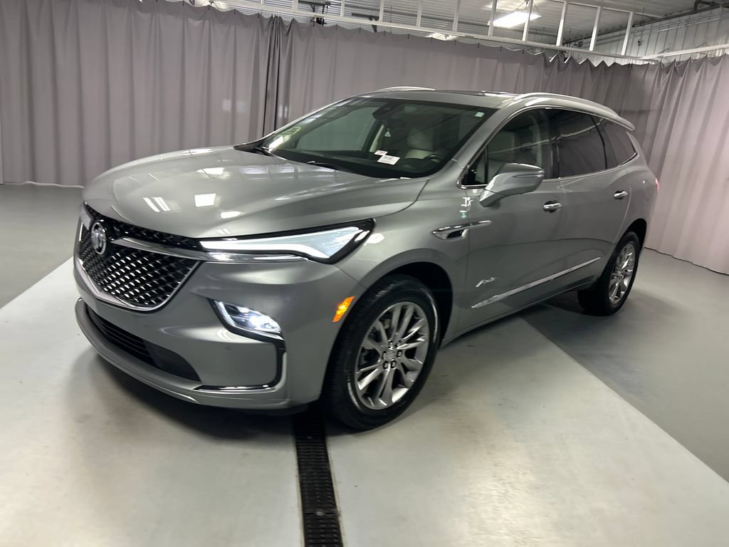 Used 2023 Buick Enclave Avenir w/ Avenir Technology Package FWD image 3