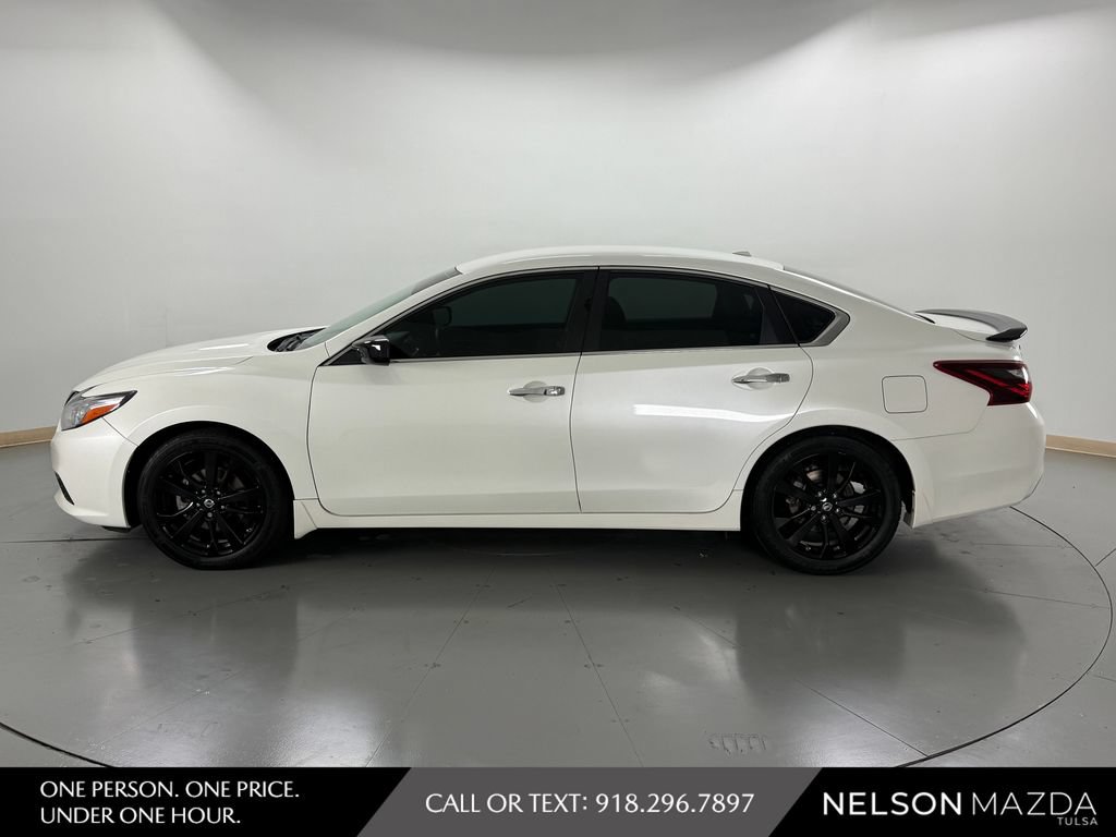 Used 2018 Nissan Altima 2.5 SR w/ SR Midnight Edition FWD image 9