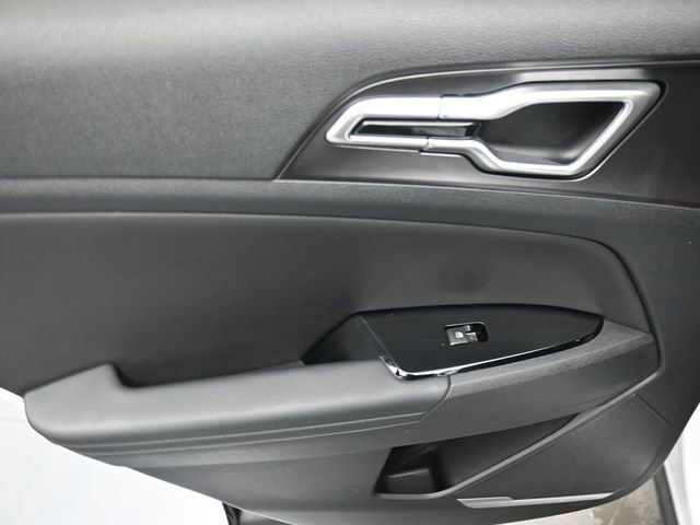 Used 2025 Kia Sportage EX image 19