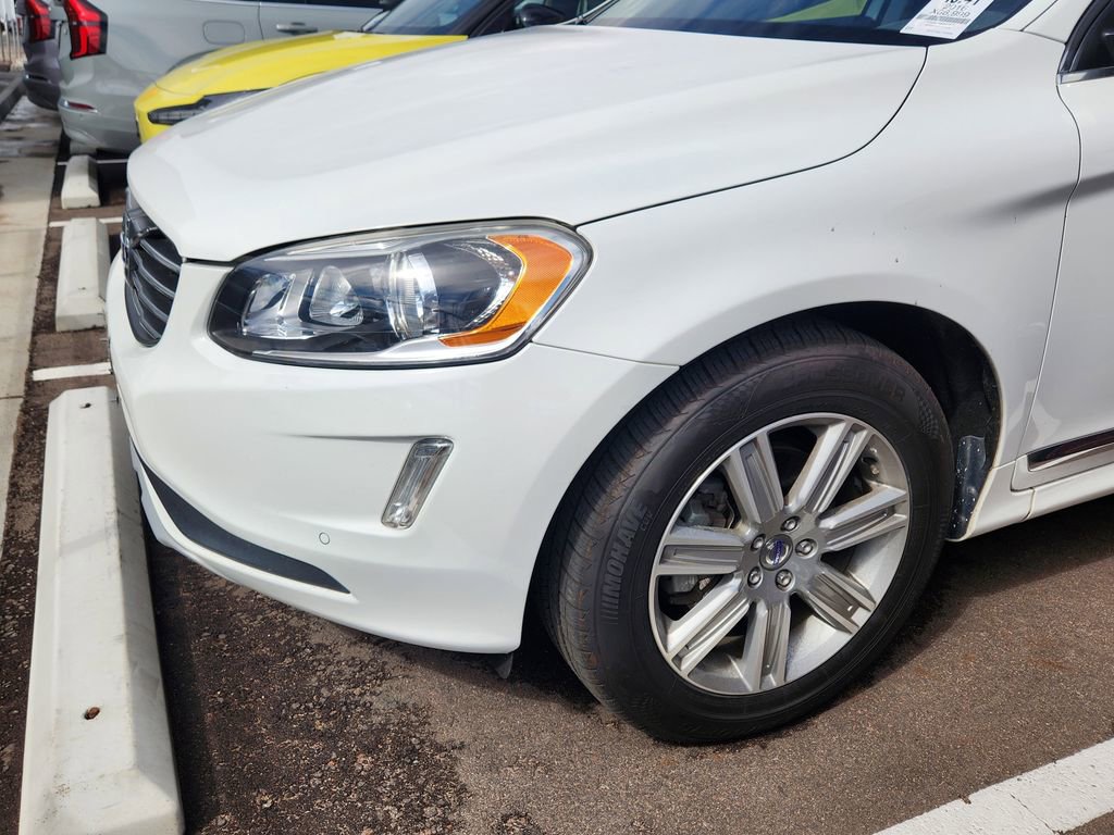 Used 2016 Volvo XC60 T6 w/ Proximity Package AWD/4WD image 5