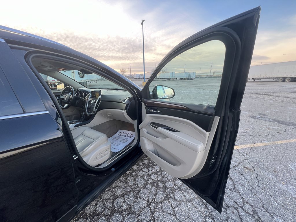 Used 2012 Cadillac SRX Luxury image 10