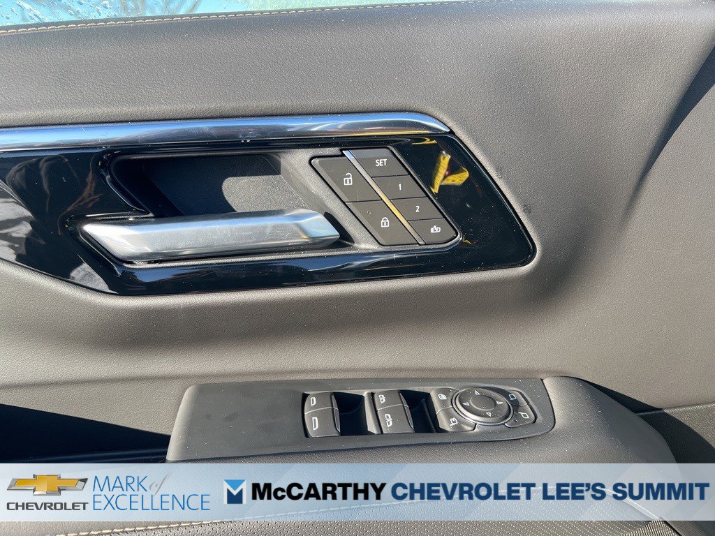New 2026 Chevrolet Suburban Premier image 31