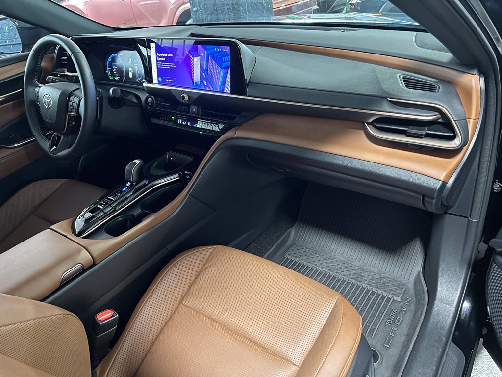Certified 2026 Toyota Crown Signia AWD/4WD image 25