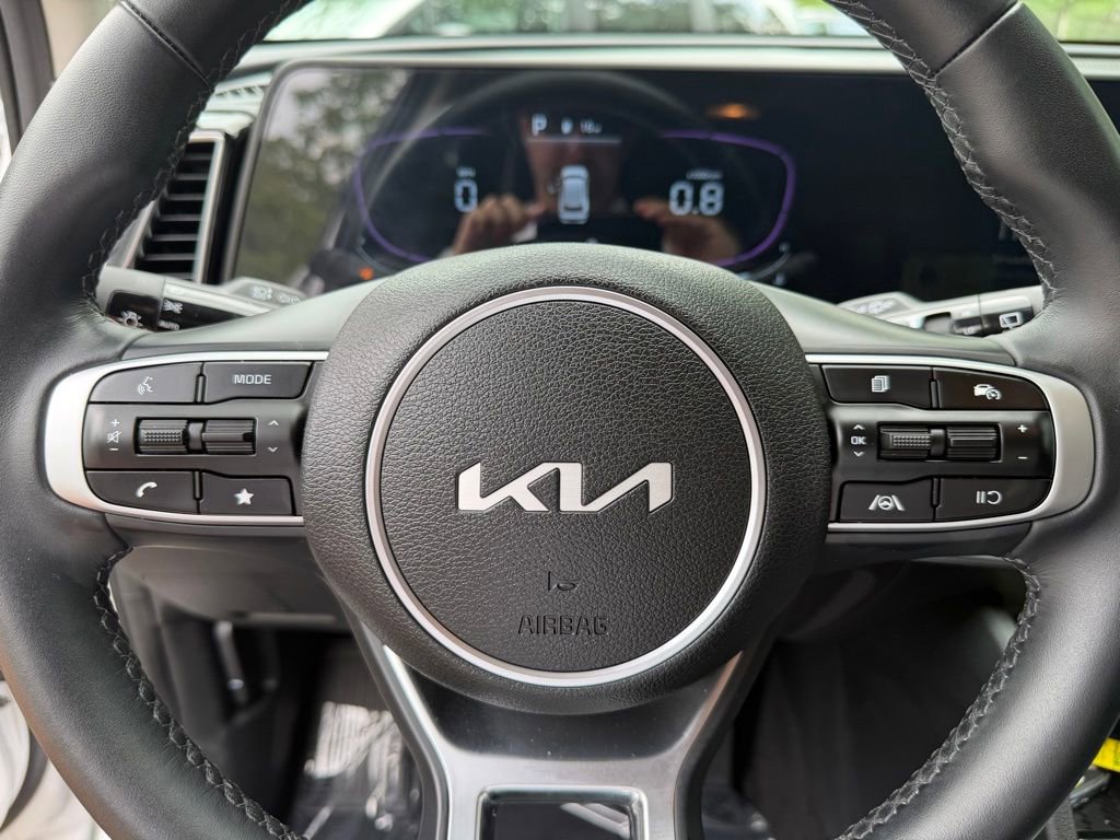 Used 2025 Kia Sportage EX FWD image 19