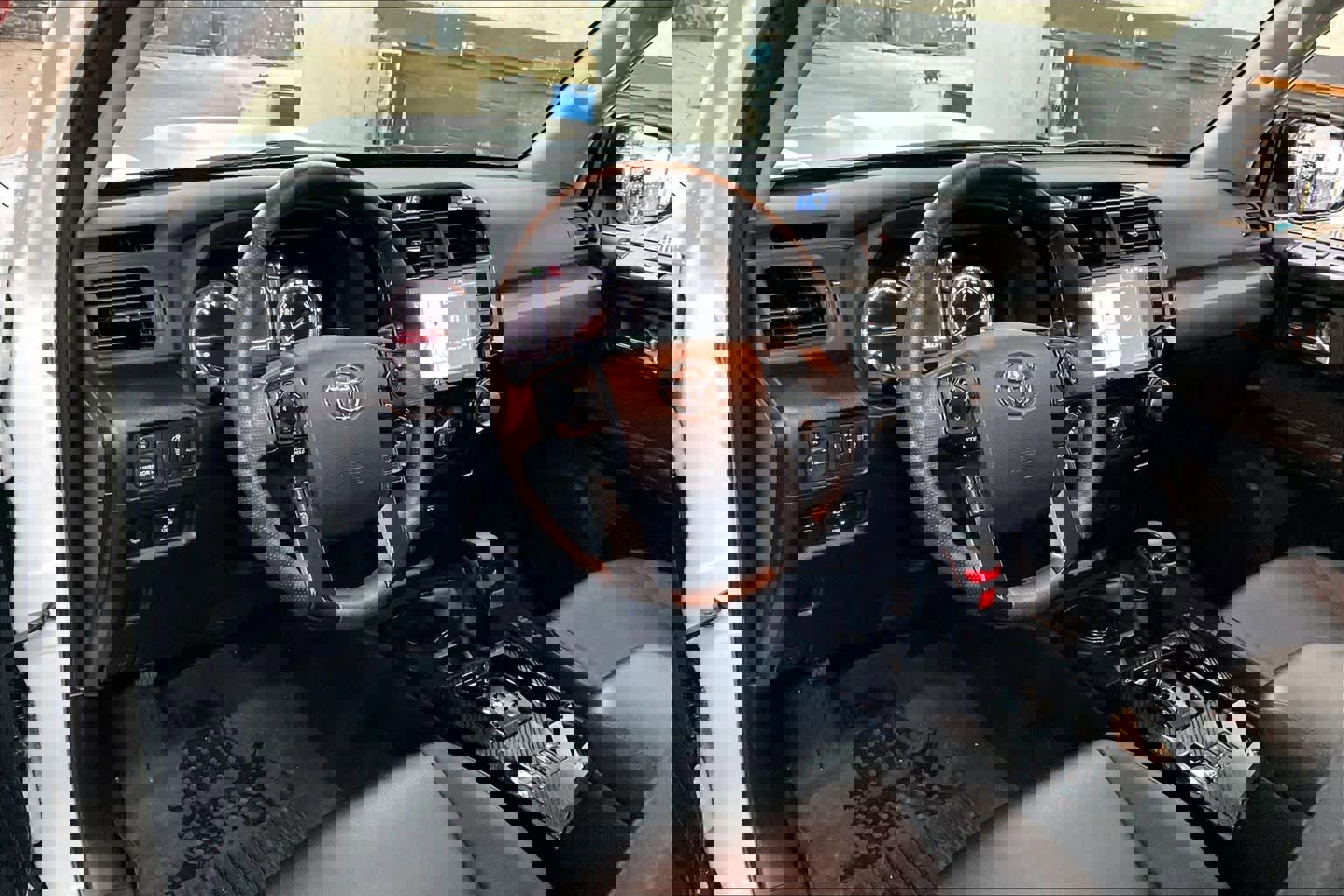 Used 2020 Toyota 4Runner Venture image 16