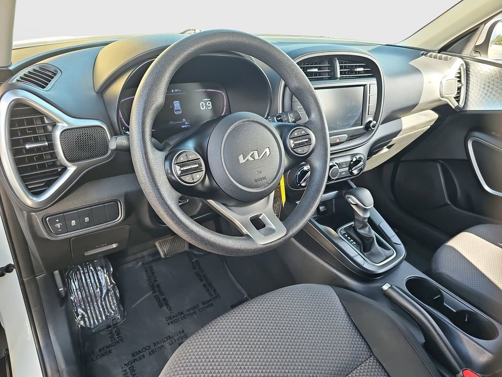Used 2024 Kia Soul LX w/ Option Group 015 image 9