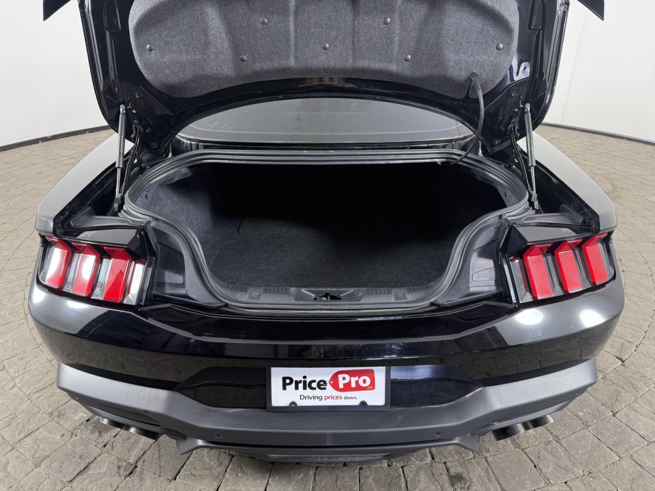 Used 2024 Ford Mustang GT RWD image 7