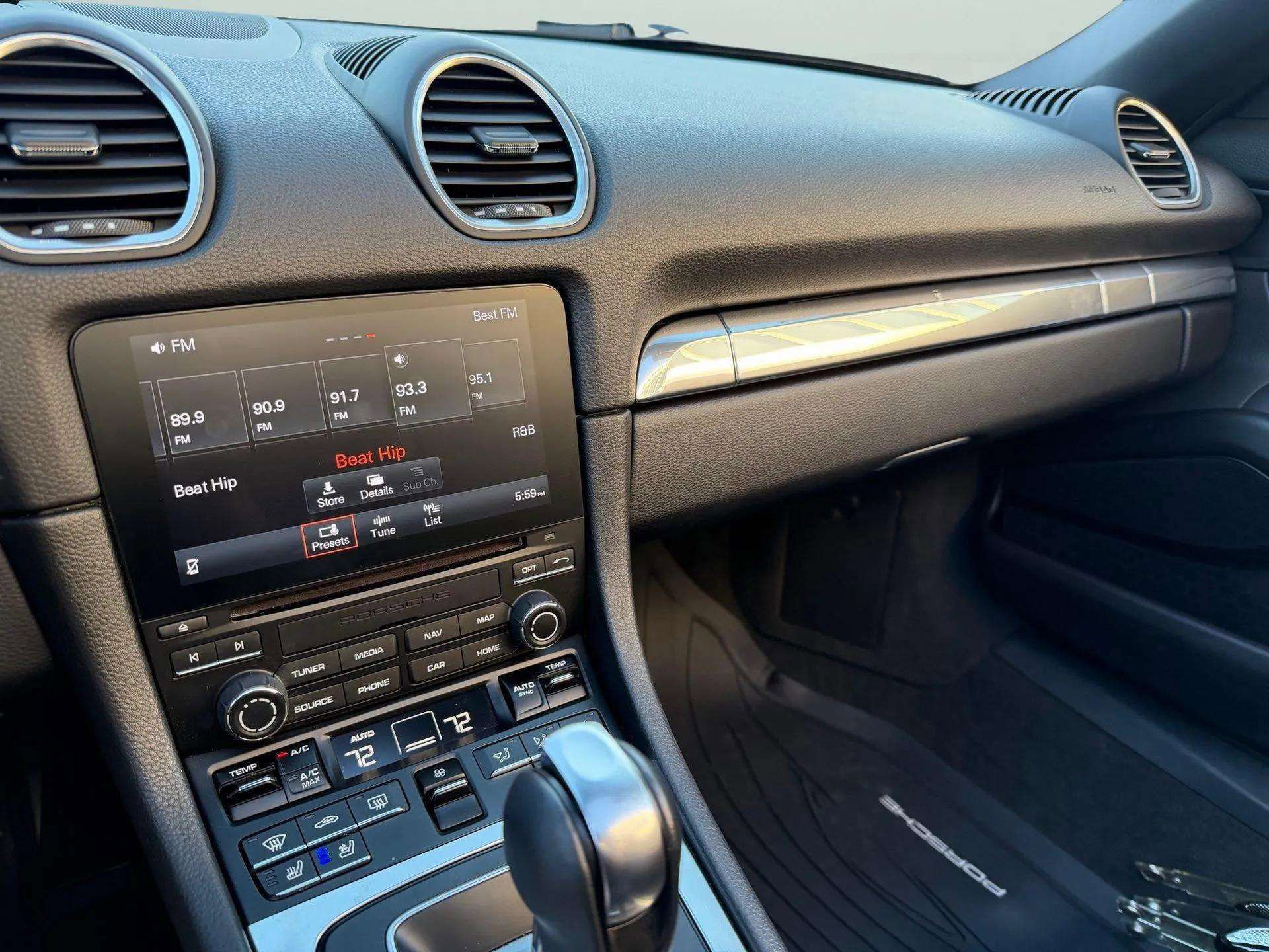 Used 2022 Porsche 718 Boxster image 37