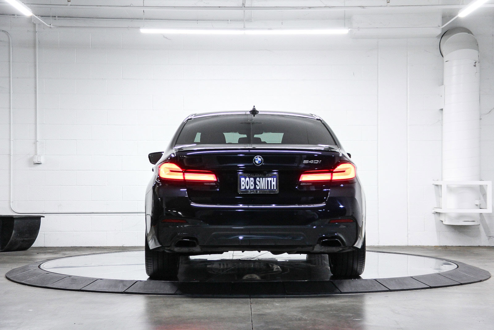 Used 2023 BMW 540i w/ M Sport Package RWD image 5