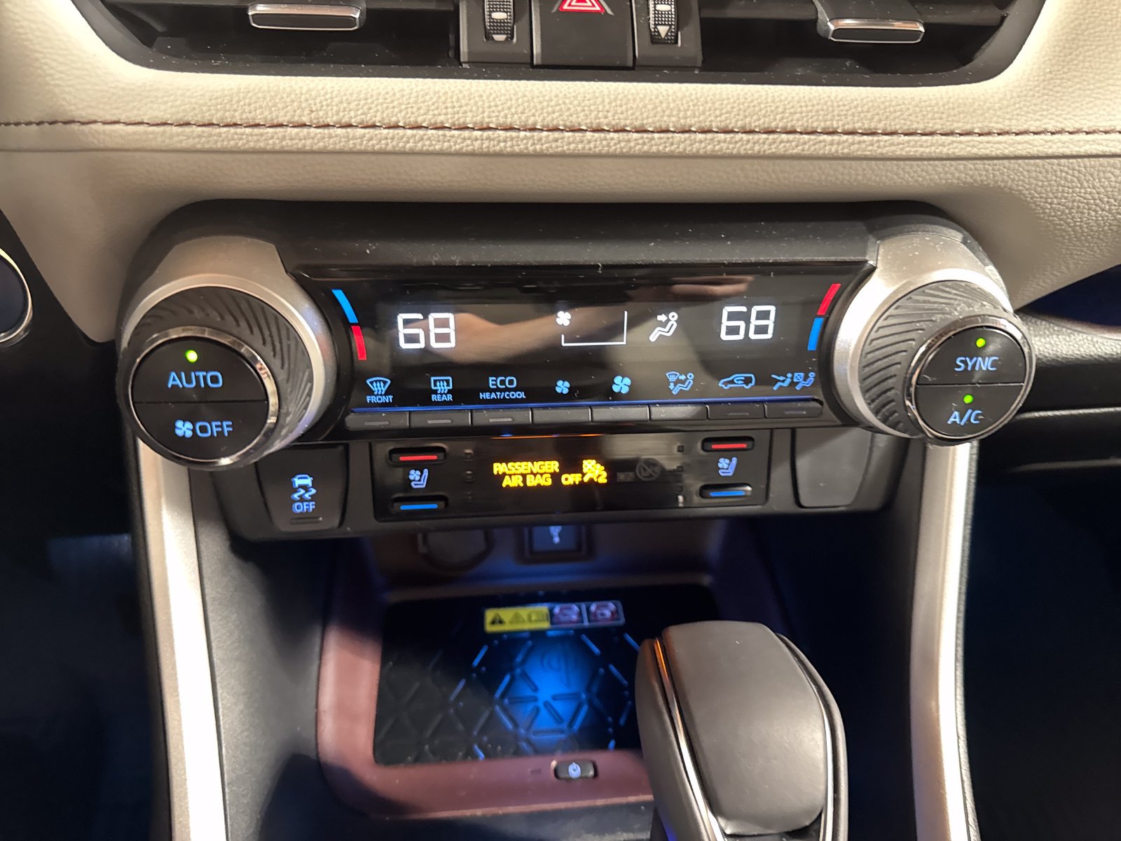Used 2022 Toyota RAV4 Limited AWD/4WD image 24