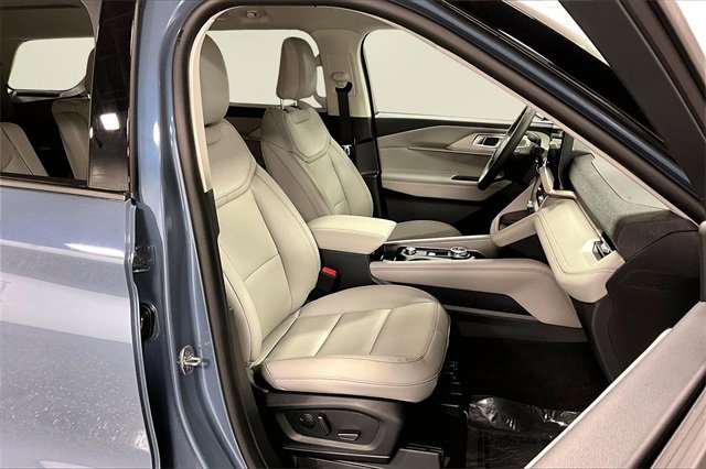 New 2026 Ford Explorer Active w/ Active Comfort Package image 11