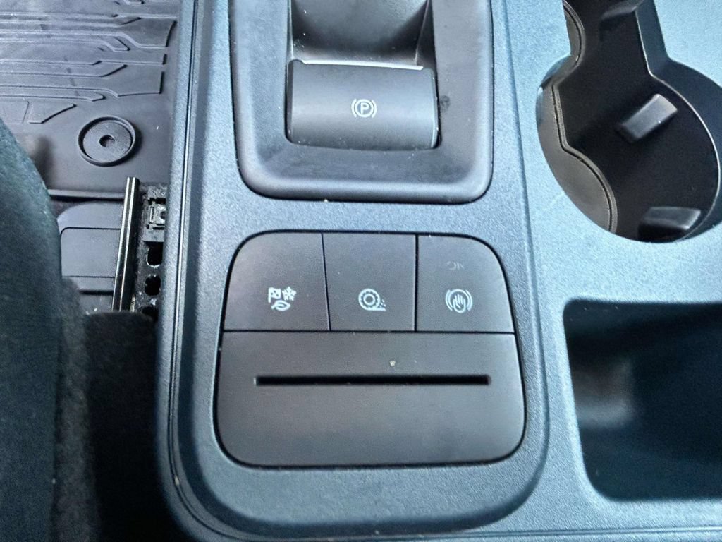 Used 2023 Ford Maverick XLT FWD image 17