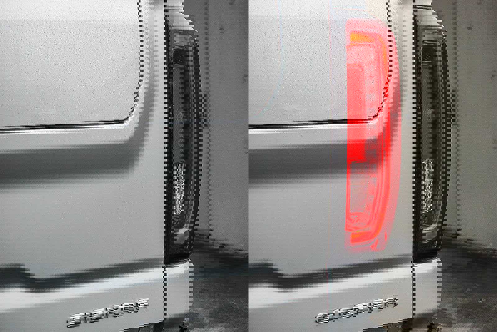 Used 2022 GMC Sierra 2500 Denali w/ Denali Ultimate Package image 7