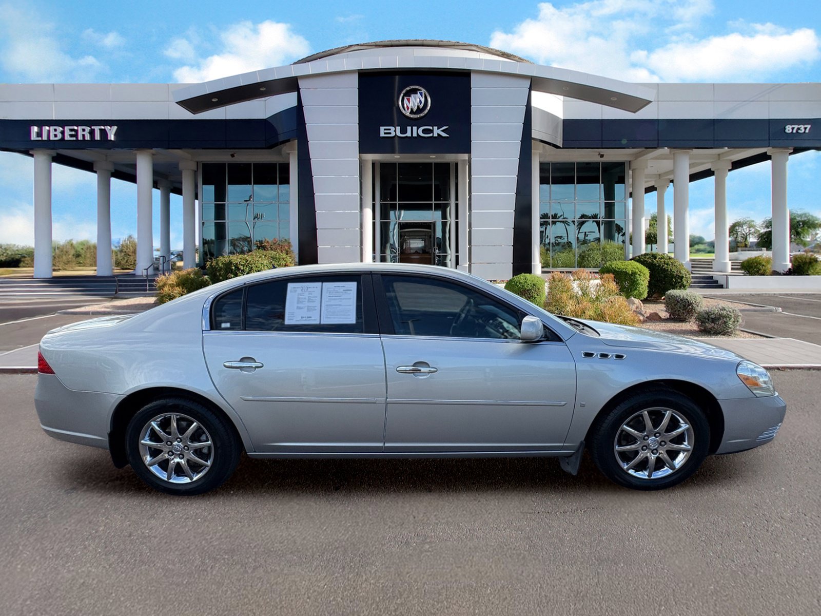 Used 2007 Buick Lucerne CXL FWD image 2