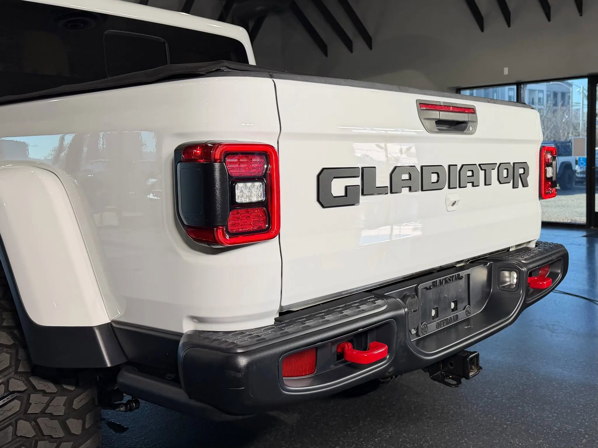 Used 2021 Jeep Gladiator Rubicon AWD/4WD image 11