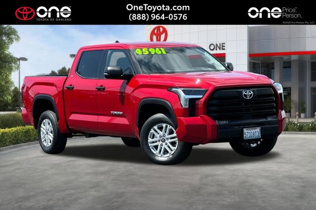 Used 2023 Toyota Tundra SR5 w/ SR5 Convenience Package AWD/4WD image 1
