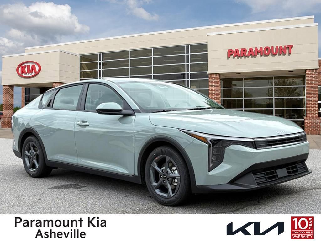 New 2025 Kia K4 LXS
