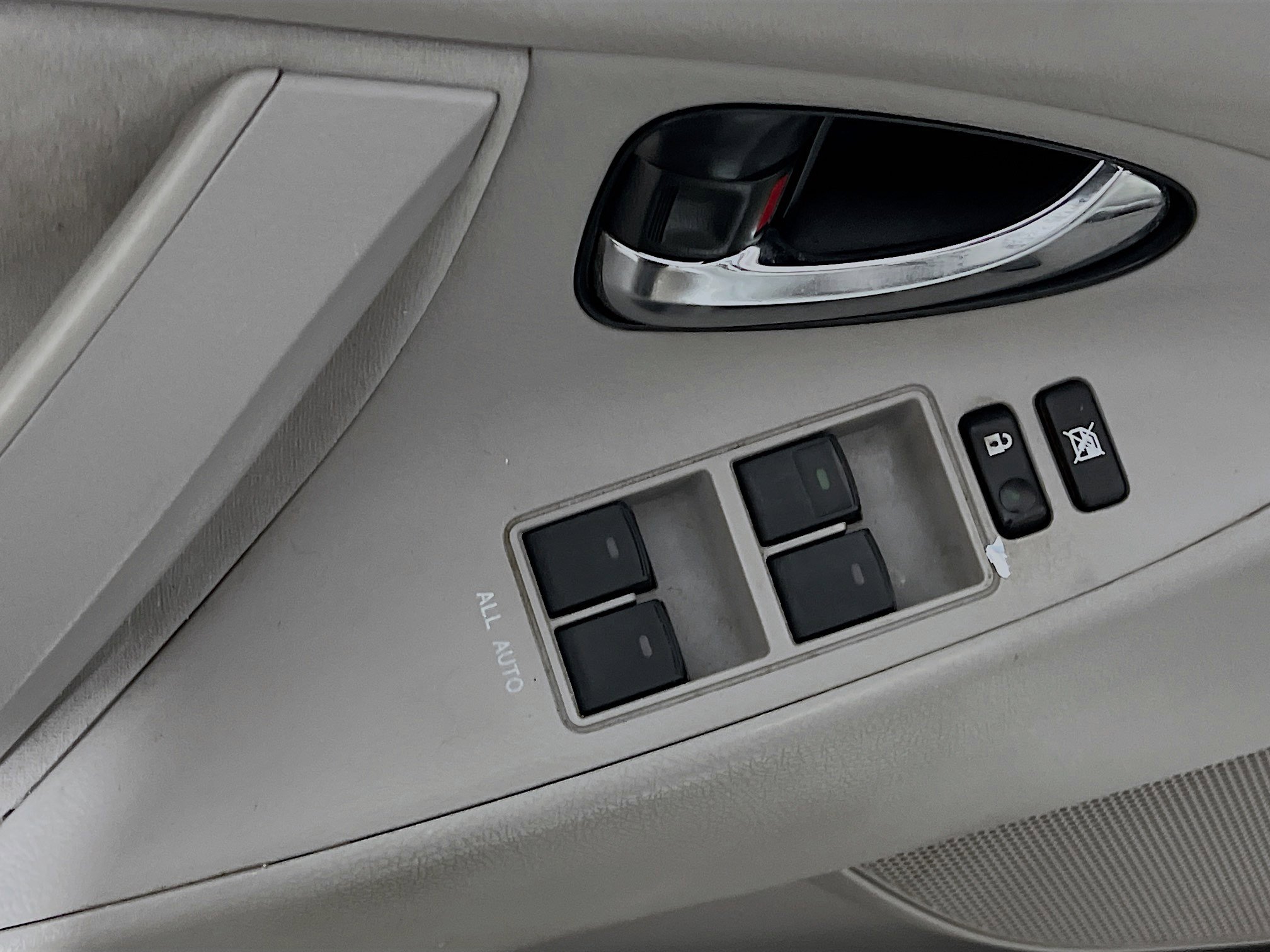 Used 2011 Toyota Camry LE image 17