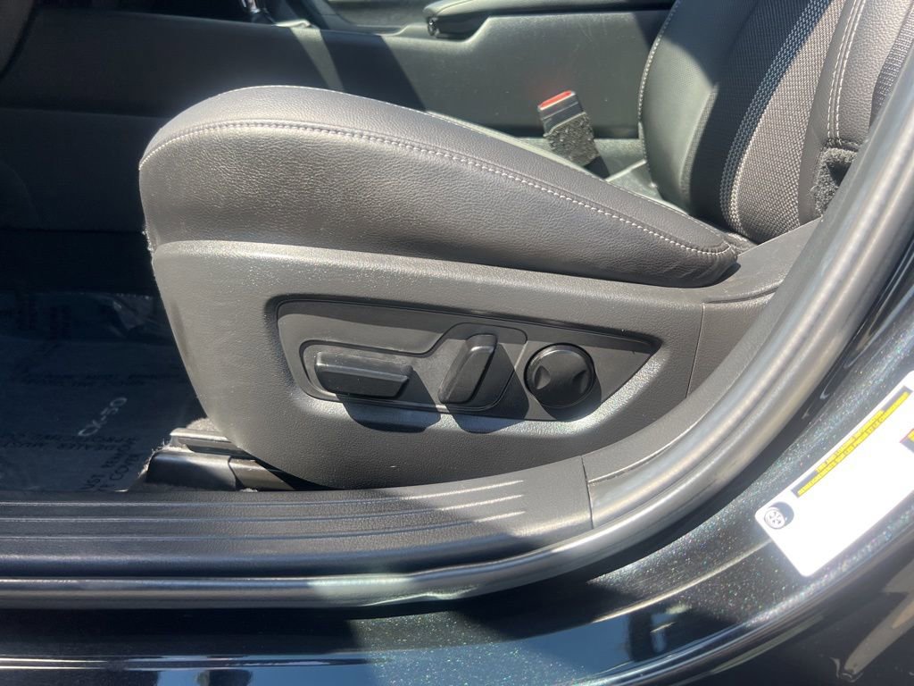 Used 2025 MAZDA CX-50 AWD 2.5 S w/ Premium Package image 18