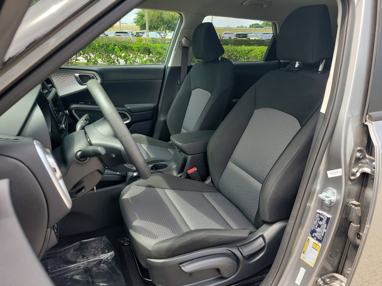 Used 2025 Kia Soul LX w/ LX Technology Package FWD image 15