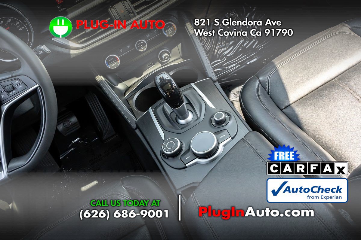 Used 2018 Alfa Romeo Stelvio AWD image 17