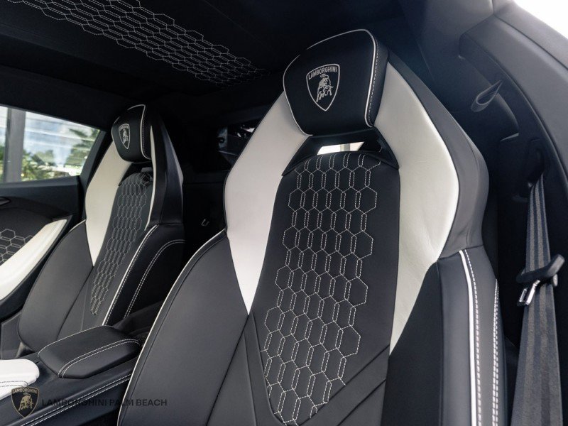 Used 2024 Lamborghini Revuelto image 26